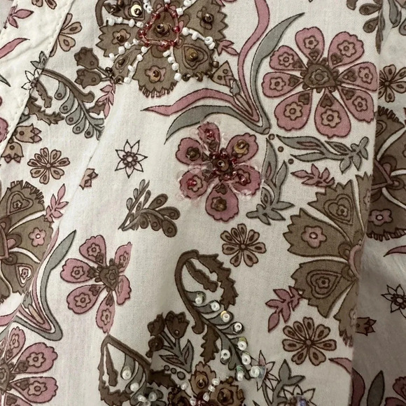 Women’s Cato blouse with beads on the front t and wrap tie in the back. Size L - Picture 3 of 13